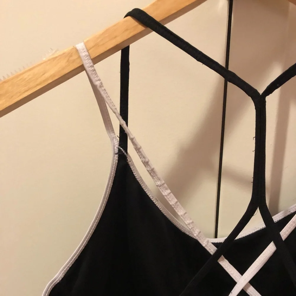 ⛔️SOLD⛔️ Adidas 🖤 Strappy Back Sports Bra - Picture 12 of 14